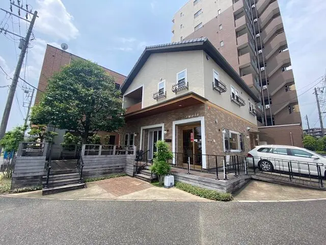 秋山の居抜き店舗の外観