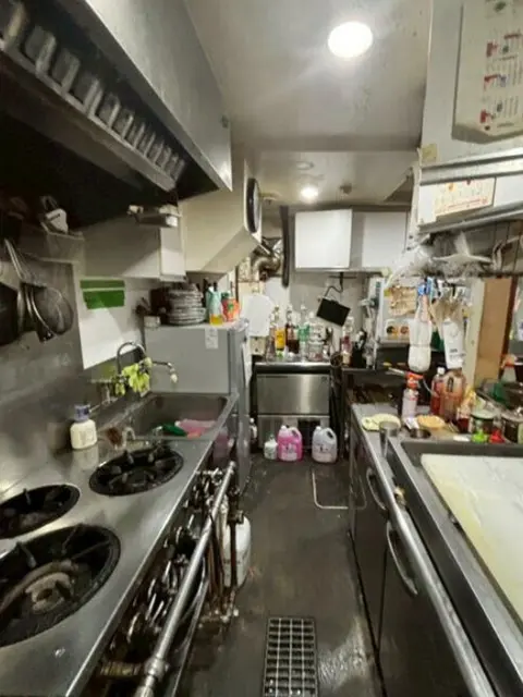 六本木の居抜き店舗の厨房