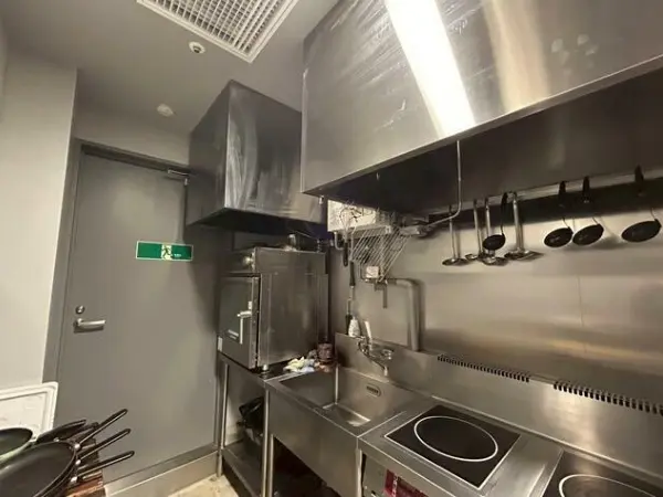 羽沢横浜国大の居抜き店舗の厨房