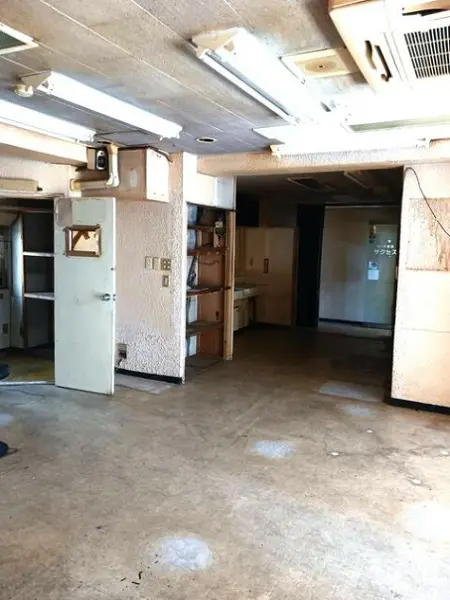 平塚の事務所仕様店舗物件の内装