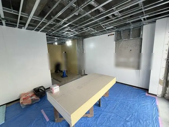 大泉学園のスケルトン物件の内装