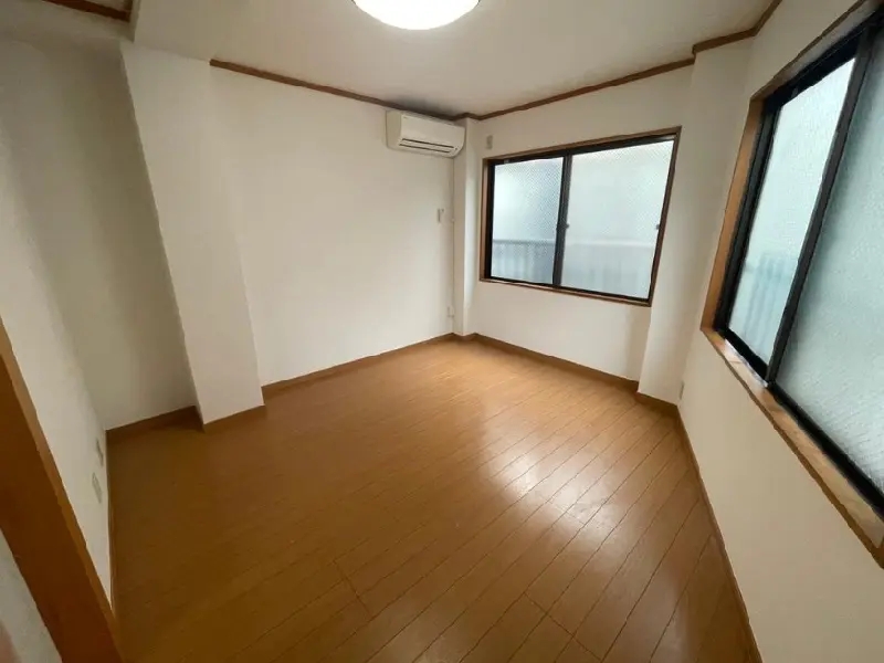 青砥のスケルトン店舗物件の内装