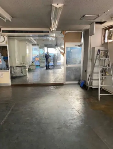 一橋学園のスケルトン物件の内装