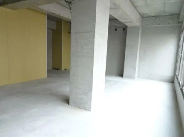 貸店舗(スケルトン)の内装