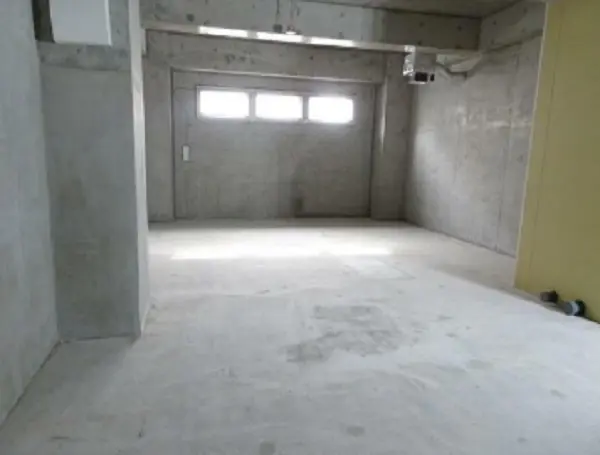 貸店舗(スケルトン)の内装