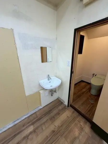 貸店舗(事務所仕様)の内装