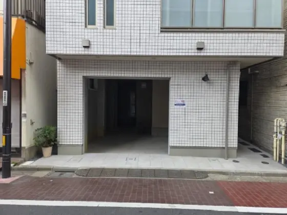 庚申塚のスケルトン店舗物件の外観