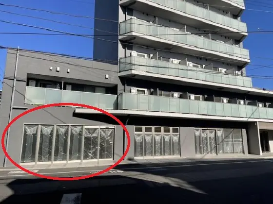 貸店舗(スケルトン)の外観