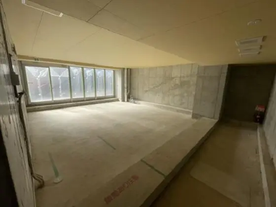 稲毛のスケルトン店舗物件の内装