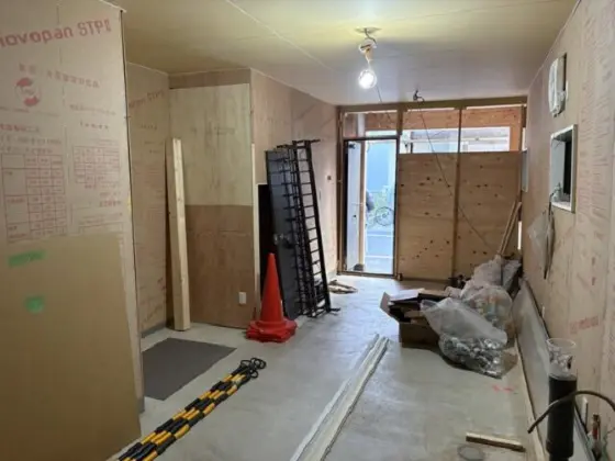 入谷のスケルトン店舗物件の内装