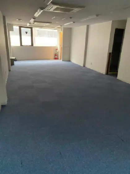 貸店舗(スケルトン)の内装