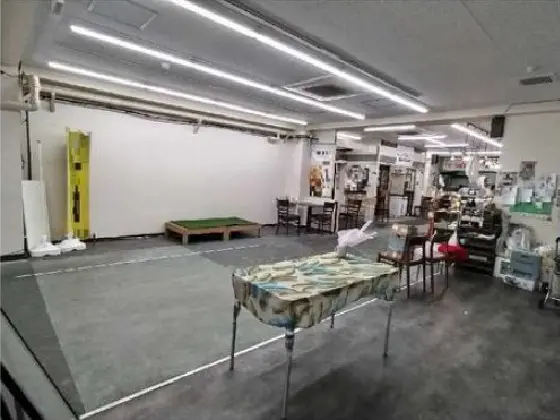 貸店舗(スケルトン)の内装