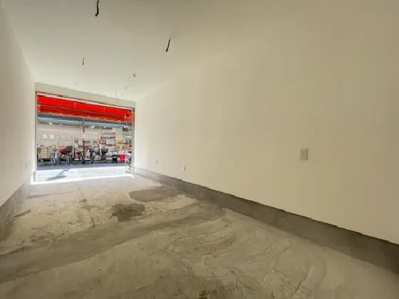 八丁畷のスケルトン物件の内装