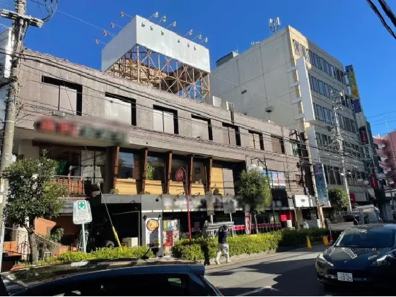 貸店舗(スケルトン)の外観