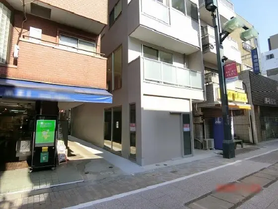 貸店舗(スケルトン)の外観