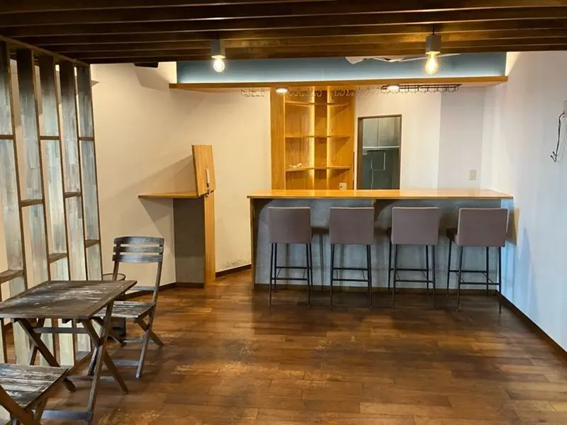 与野のダイニングバー居抜きの内装