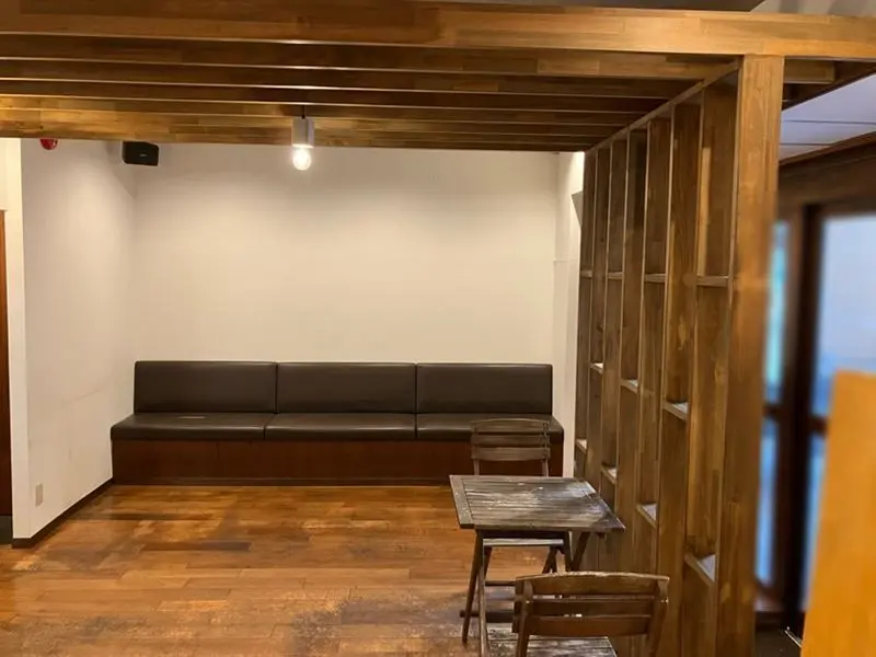 与野のダイニングバー居抜きの内装