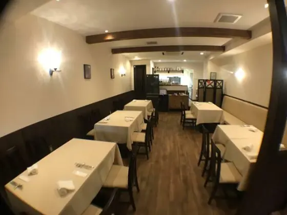 イタリアンの居抜き物件の内装