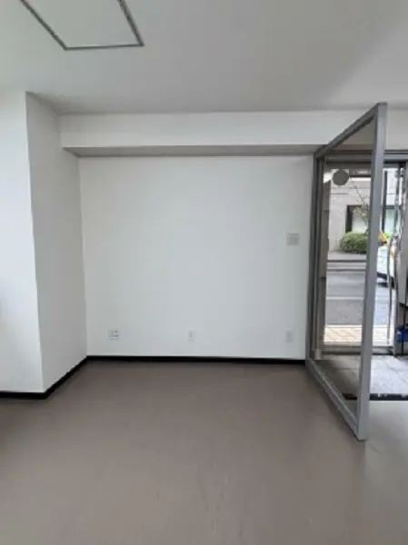 小伝馬町の事務所仕様店舗物件の内装