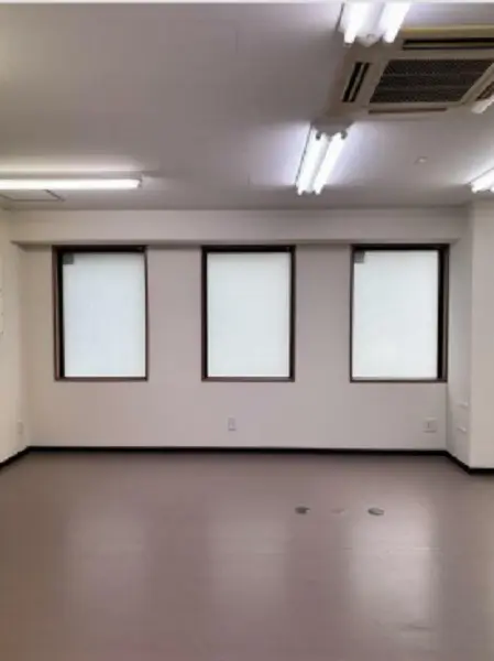 小伝馬町の事務所仕様店舗物件の内装