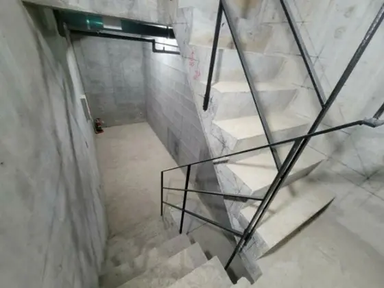 恵比寿のスケルトン物件の内装