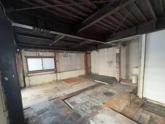 葛西のスケルトン店舗物件の内装