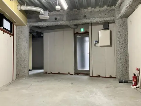 阿佐ケ谷のスケルトン店舗物件の内装