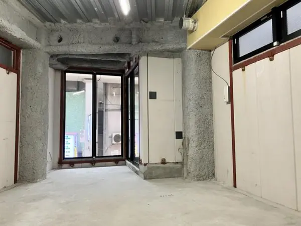 貸店舗(スケルトン)の内装