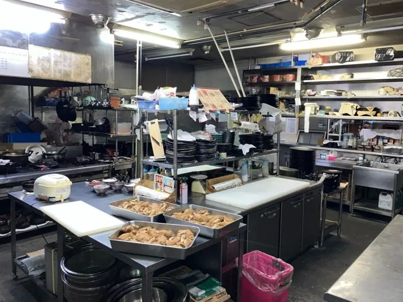 焼肉屋の居抜き物件の厨房