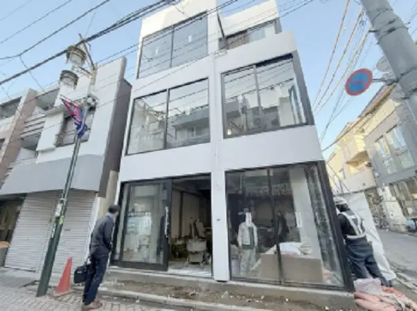 貸店舗(スケルトン)の外観