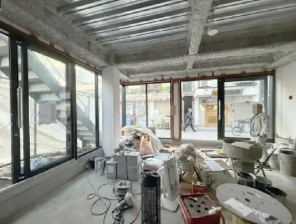 高円寺のスケルトン店舗物件の内装