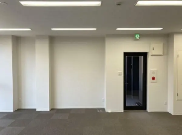 成城学園前の事務所仕様店舗物件の内装
