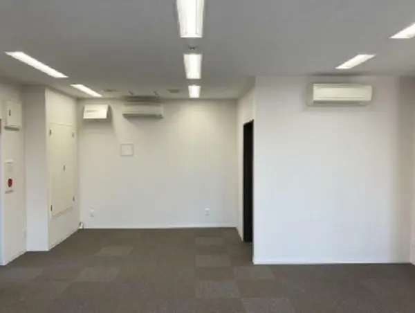 貸店舗(事務所仕様)の内装