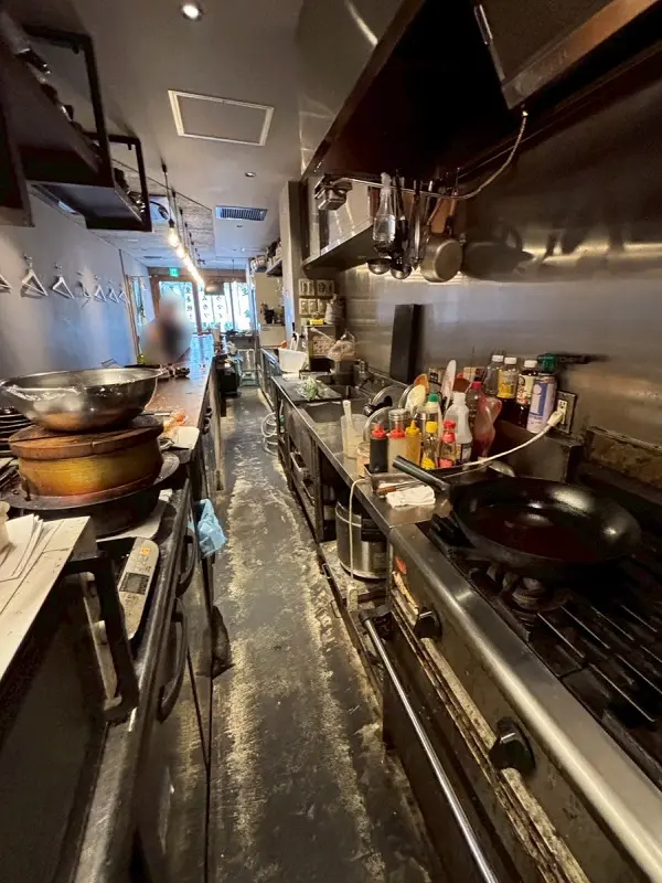 居酒屋の居抜き物件の厨房