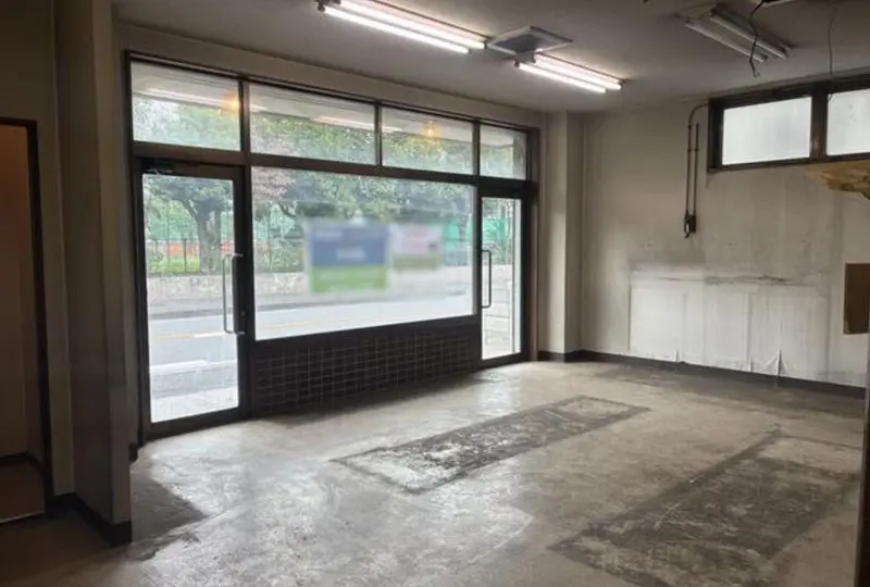 市川の事務所仕様店舗物件の内装