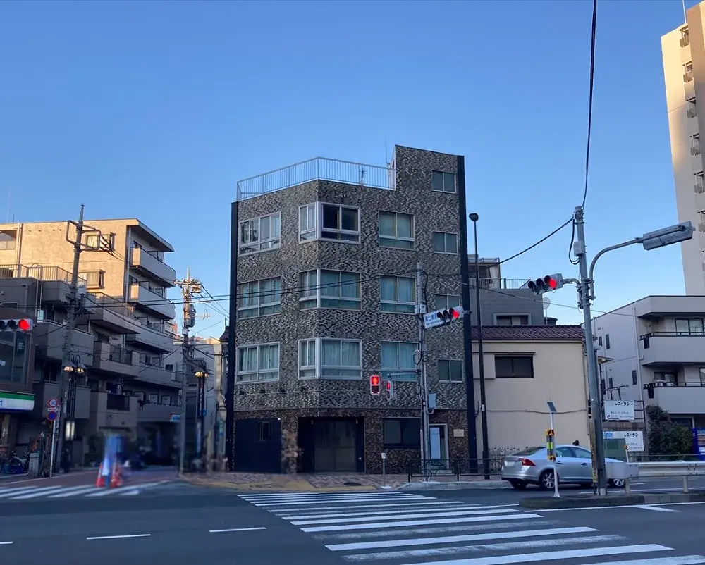 貸店舗(スケルトン)の外観