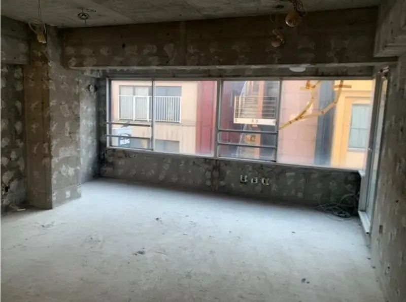 貸店舗(スケルトン)の内装