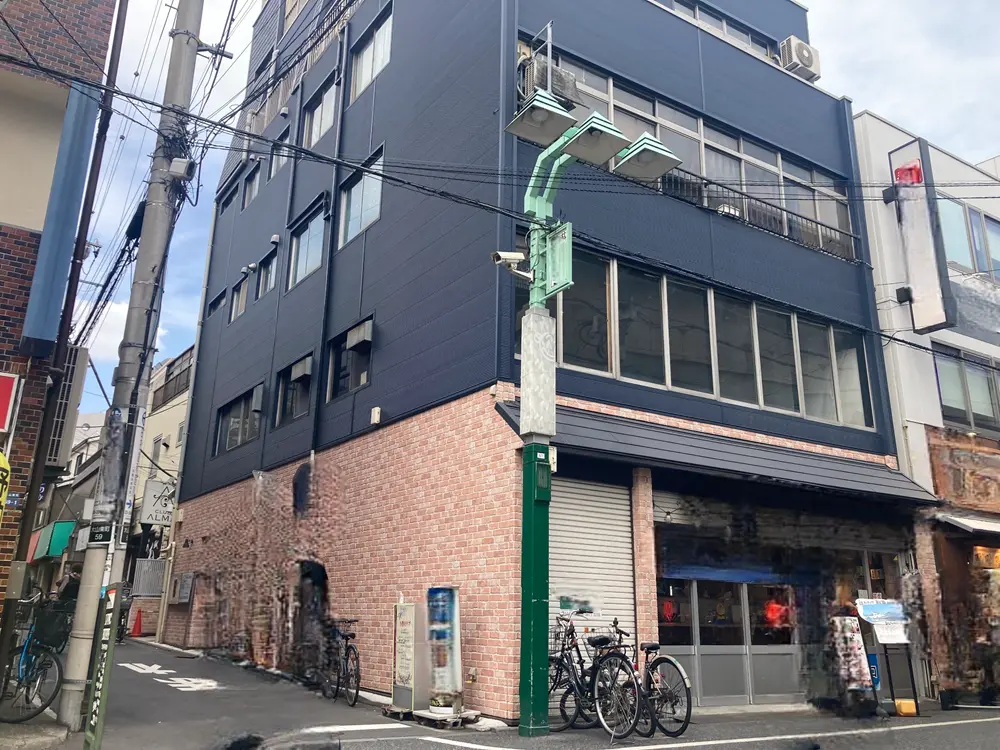 貸店舗(スケルトン)の外観