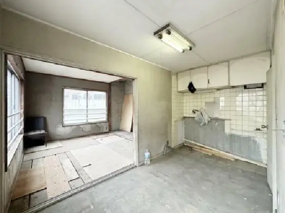 糀谷の事務所仕様店舗物件の内装