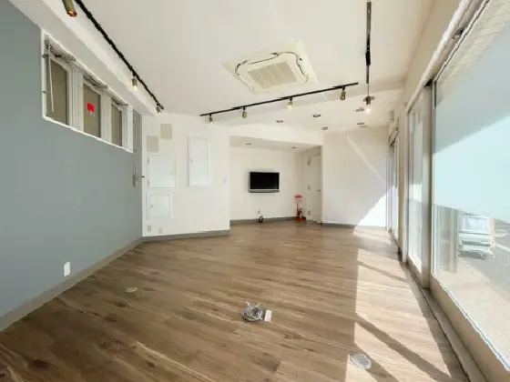 貸店舗(事務所仕様)の内装