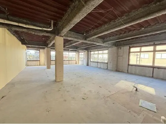 若葉のスケルトン物件の内装