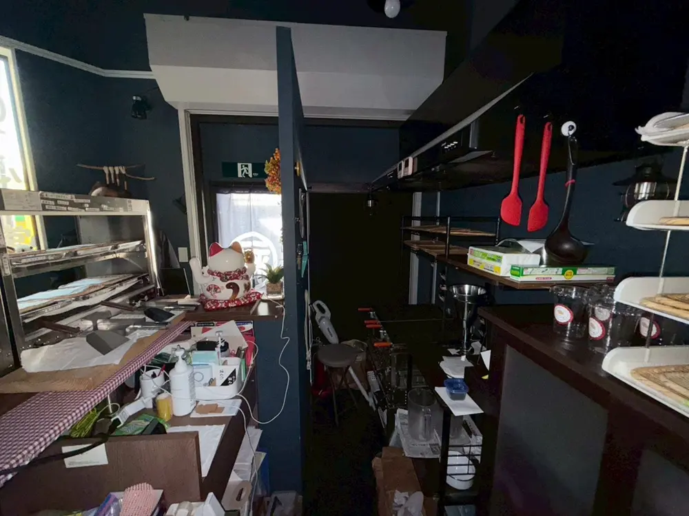 西武柳沢の居抜き店舗の厨房