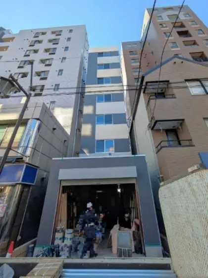 西日暮里のスケルトン店舗物件の外観