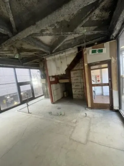 貸店舗(スケルトン)の内装