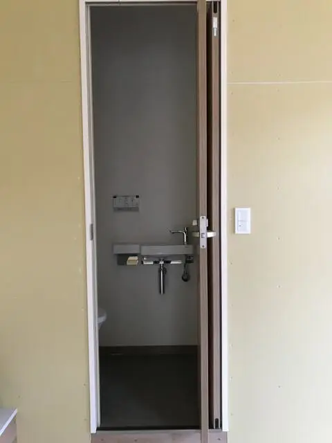 桜新町のスケルトン店舗物件の内装