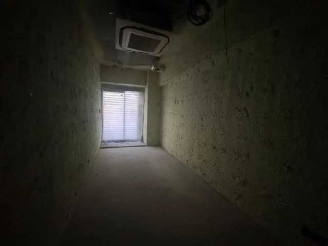 貸店舗(スケルトン)の内装