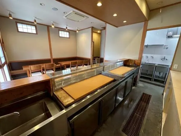 七里の和食居抜きの内装