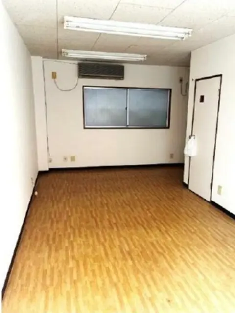 貸店舗(事務所仕様)の内装