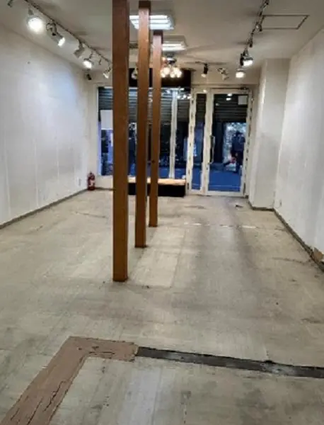 板橋区役所前の事務所仕様物件の内装