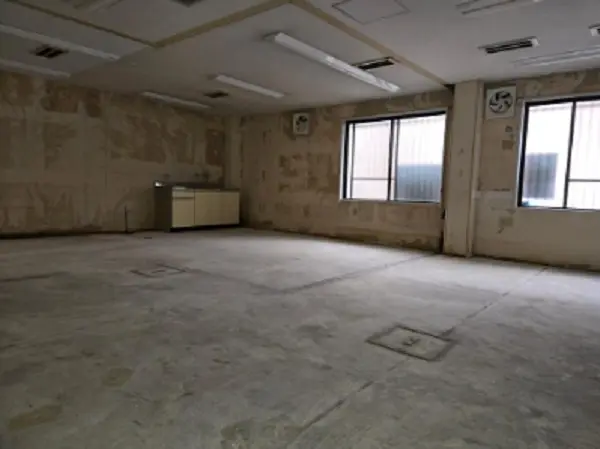 亀有のスケルトン物件の内装